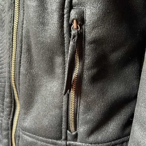***PRELOVED*** Hugo Boss Vegan Leather Moto Jacket - Picture 5 of 12